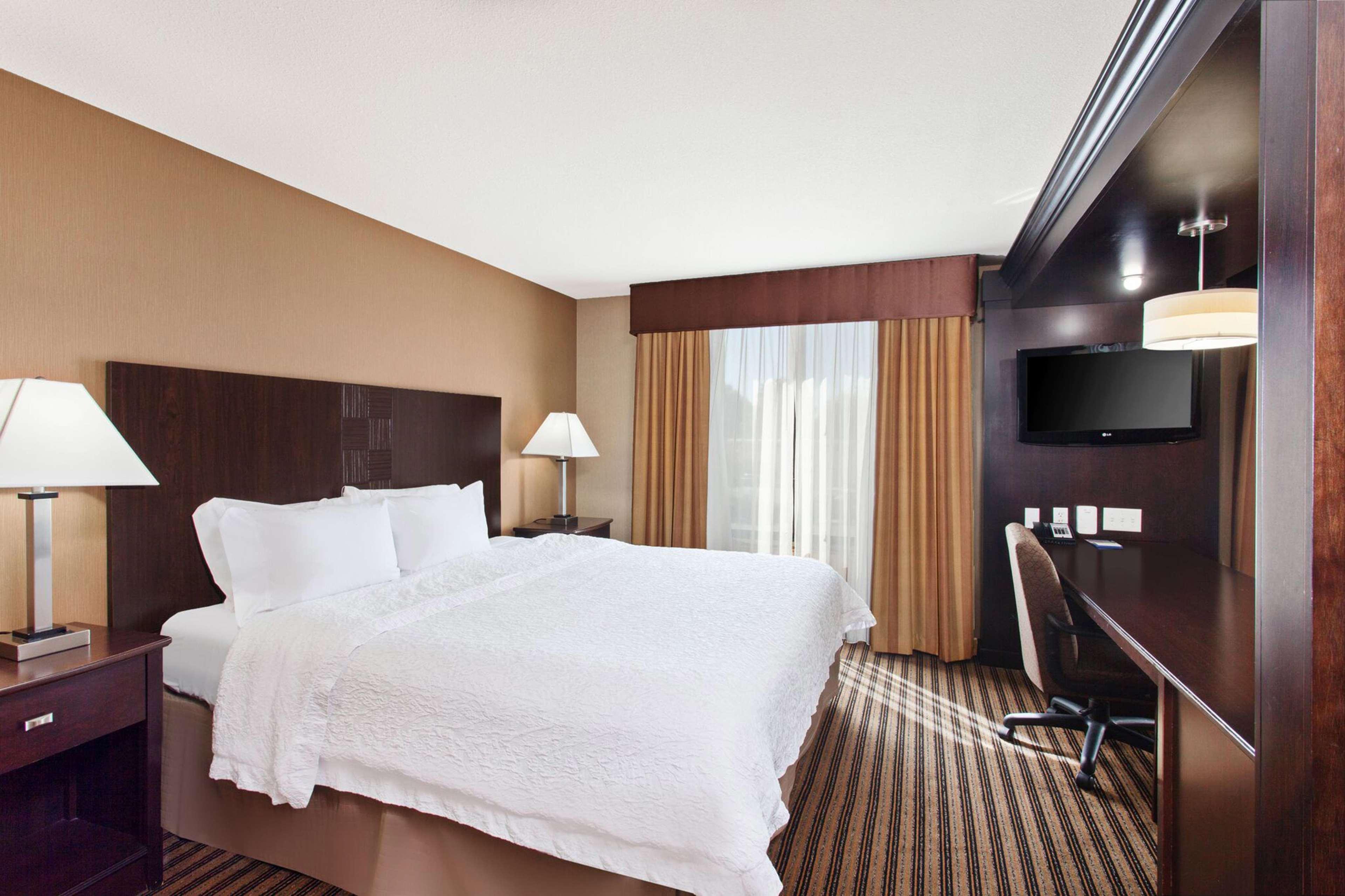 Hampton Inn & Suites Fresno - Northwest Herndon Экстерьер фото