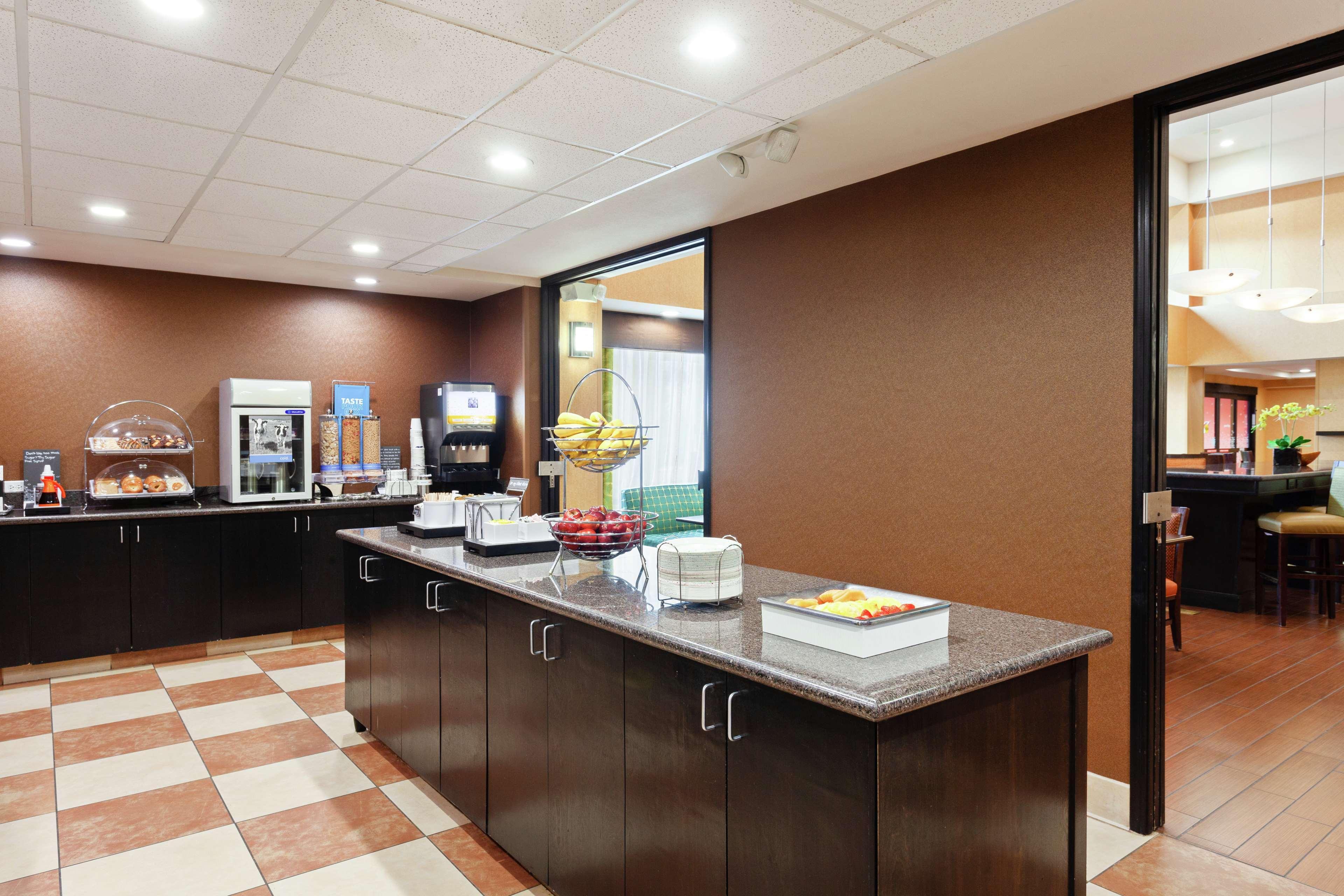 Hampton Inn & Suites Fresno - Northwest Herndon Экстерьер фото