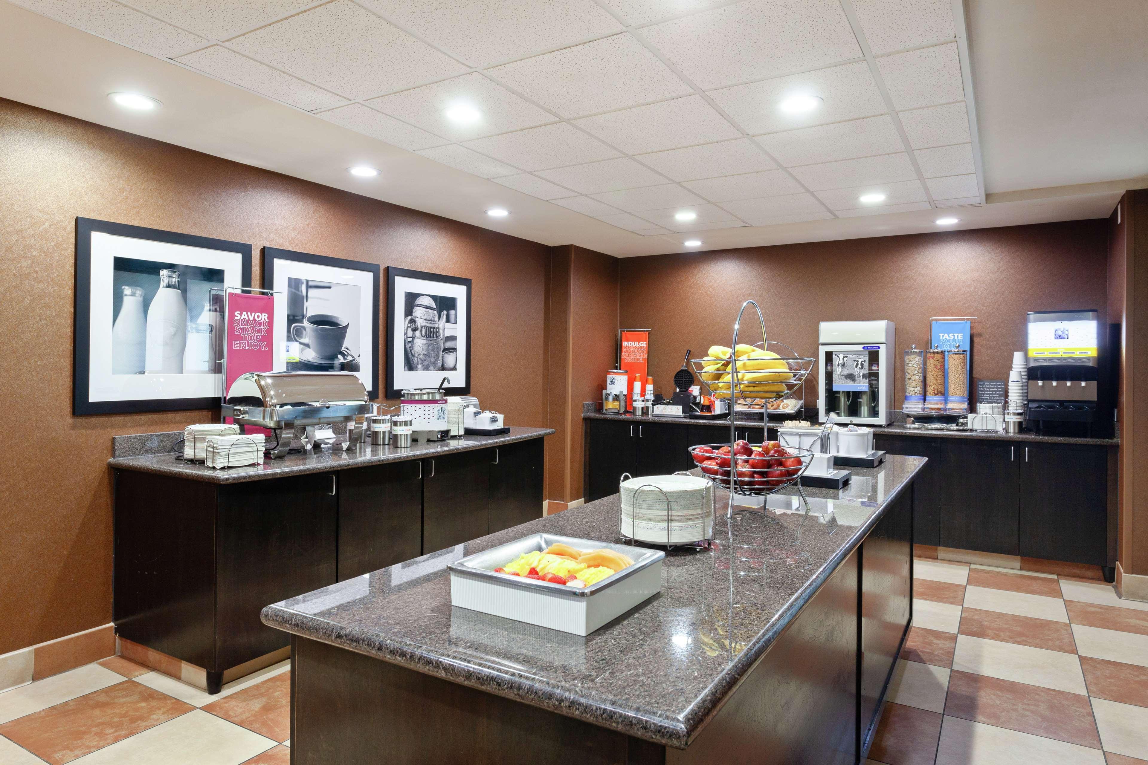 Hampton Inn & Suites Fresno - Northwest Herndon Экстерьер фото