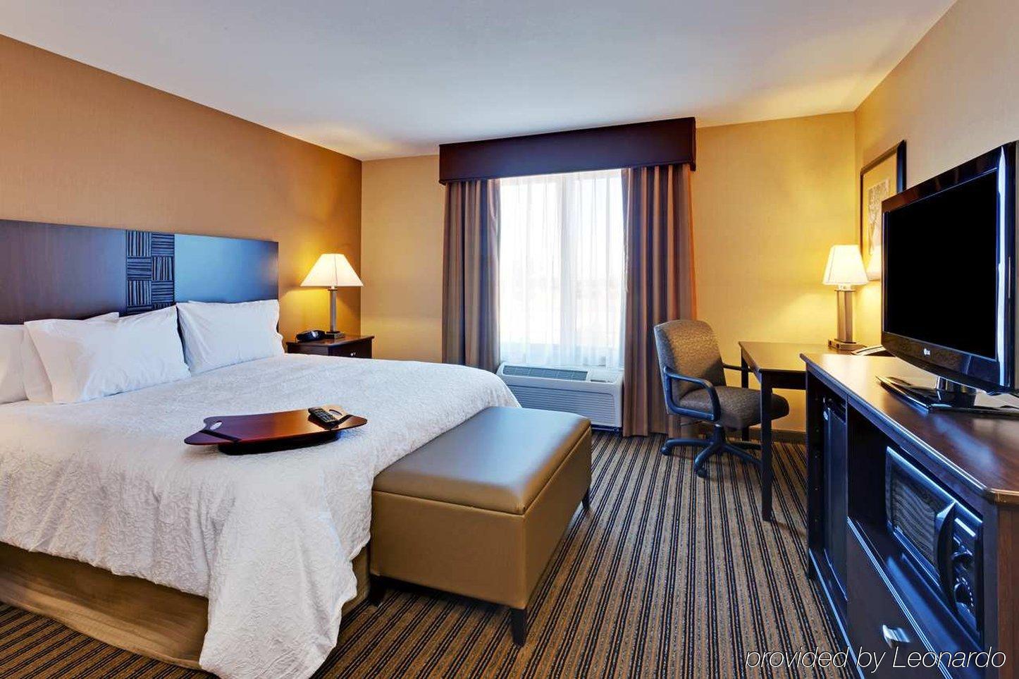 Hampton Inn & Suites Fresno - Northwest Herndon Номер фото