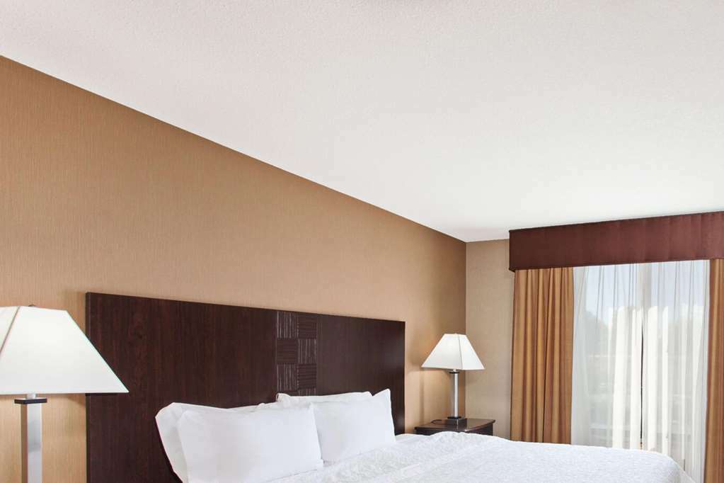 Hampton Inn & Suites Fresno - Northwest Herndon Номер фото